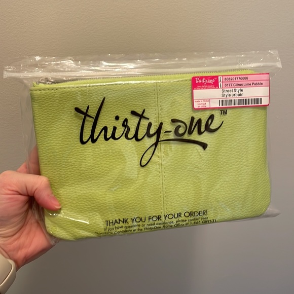 Jewel Citrus Lime Pebble Street Style Urban purse. Removal shoulder strap. - Picture 10 of 10